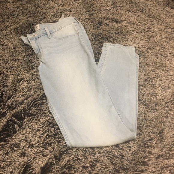 Hollister Denim - Light wash hollister jean Leggings 5s